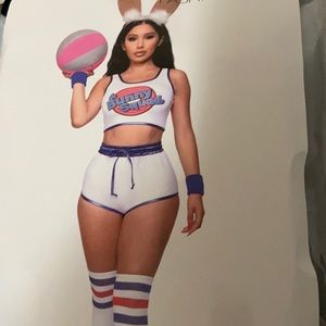 Brand new Lola bunny basketball babe (never worn)